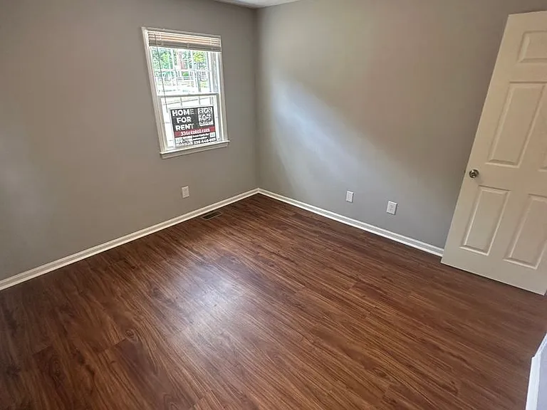 434 James St — Photo 15