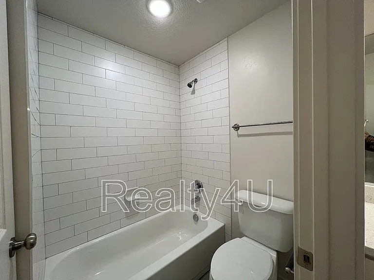2244 N Canyon Rd — Photo 12