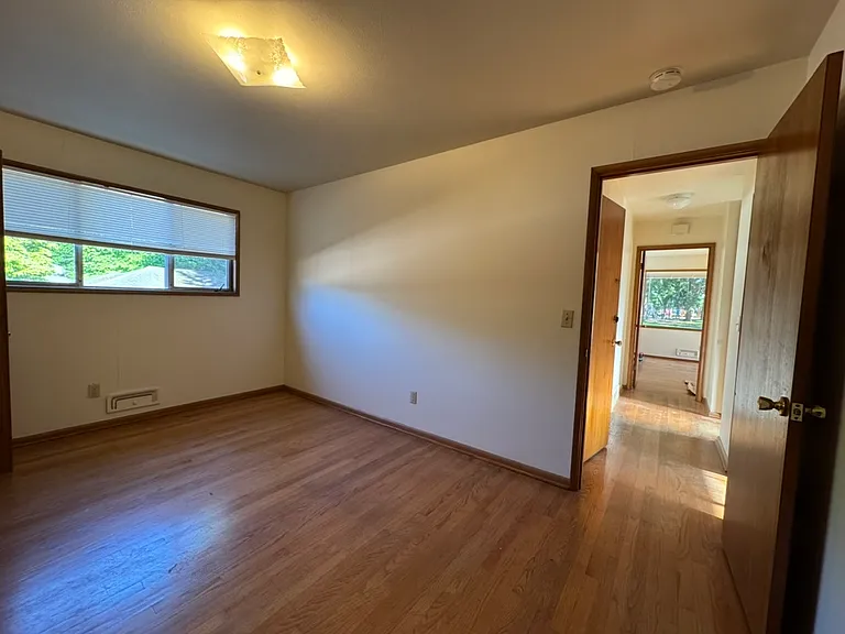 1328 NE 55th Ave — Photo 16