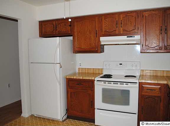 5th image of 13 Easton Drive #B