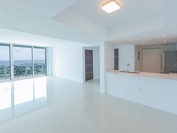 4th image of 650 West Ave APT 2814