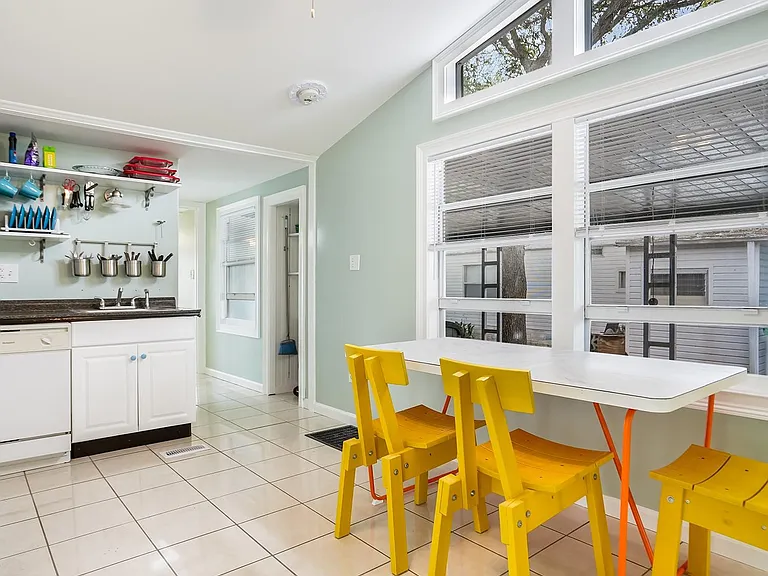 1680 SW 84th Ave — Photo 16