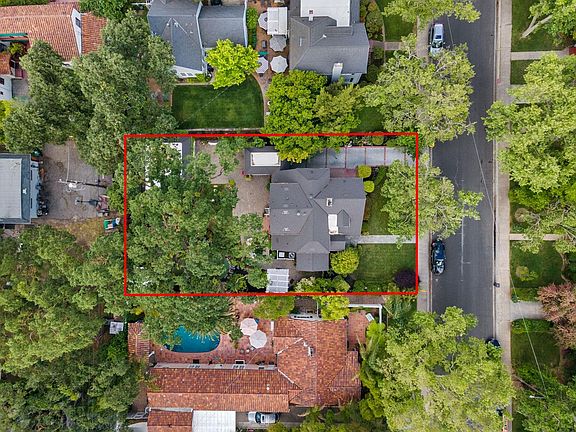 5th image of 217 W Knoles Way