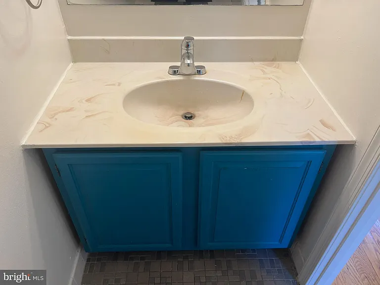 5566 Burnside Dr — Photo 12