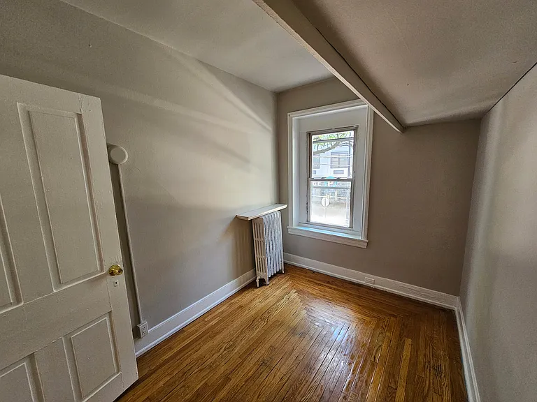922 W Walnut St #2 — Photo 6