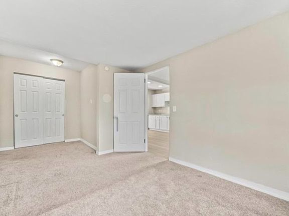 3rd image of 4008 Watson Rd