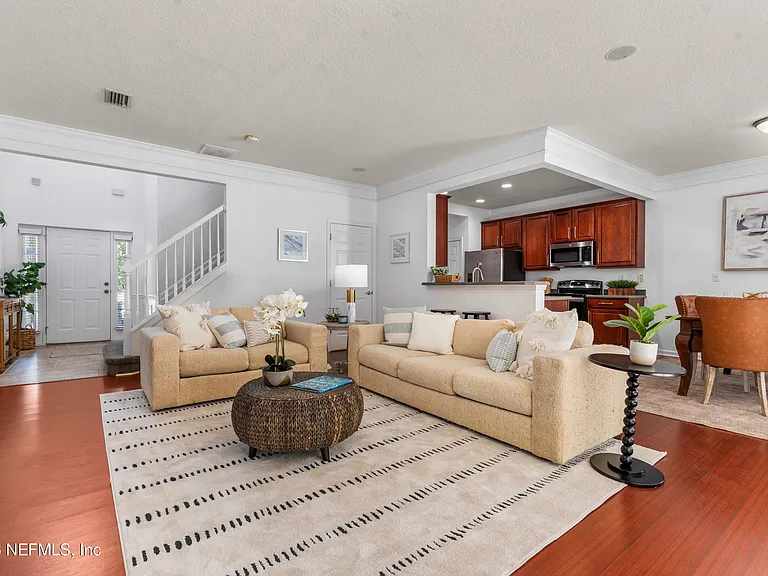 3897 Lionheart Dr — Photo 5