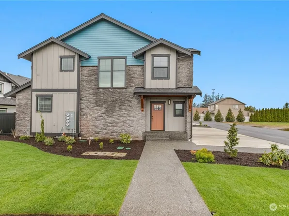 Modern Living in Lynden at Dejong Drive! Stylish 3-Bed Townhomes with Luxury Finishes