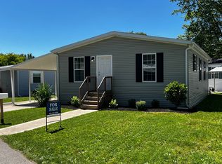 3 Peach St, Olmsted Falls, OH 44138