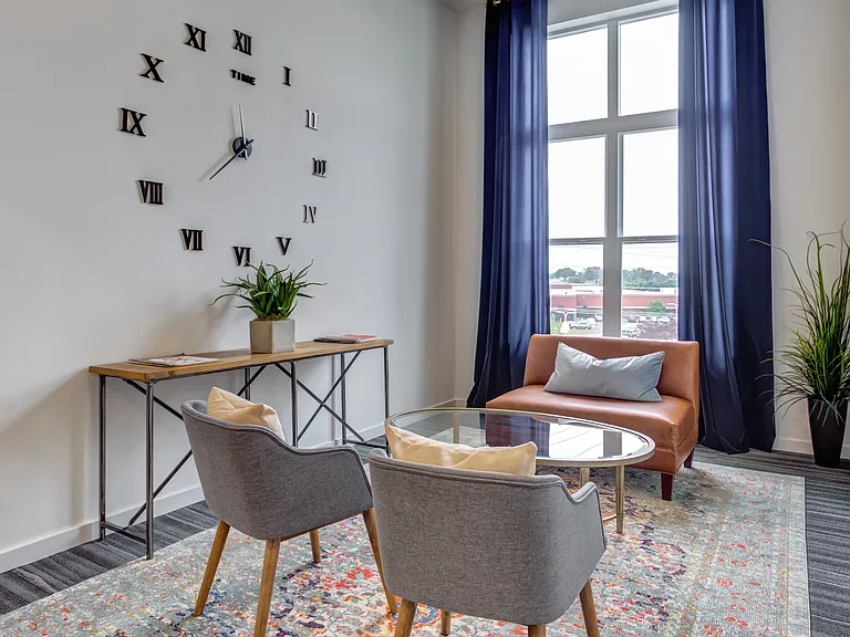 Sunnen Station Apartments — Photo 14