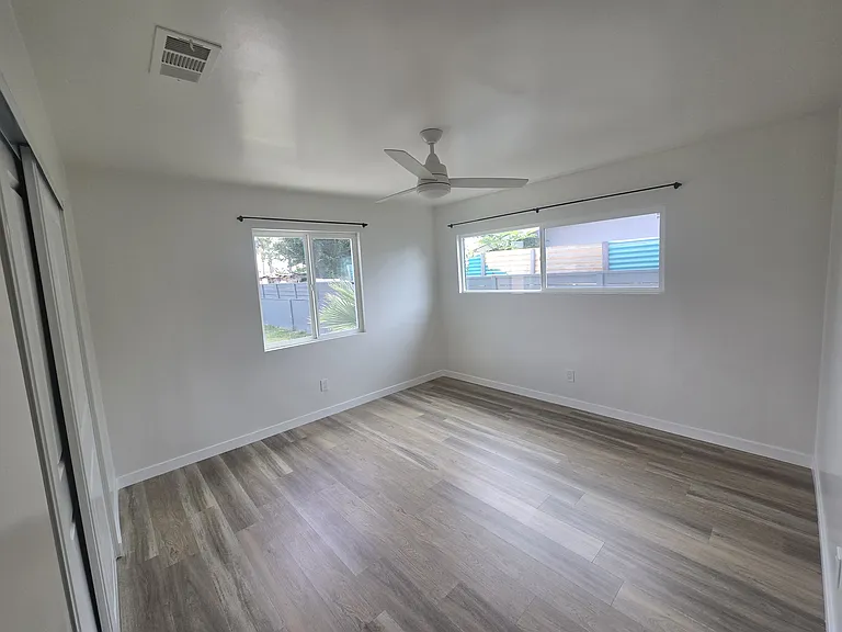 3305 W Thornton Ave — Photo 4