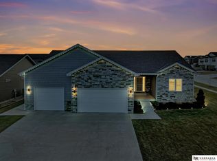 1821 NW 54th St, Lincoln, NE 68528