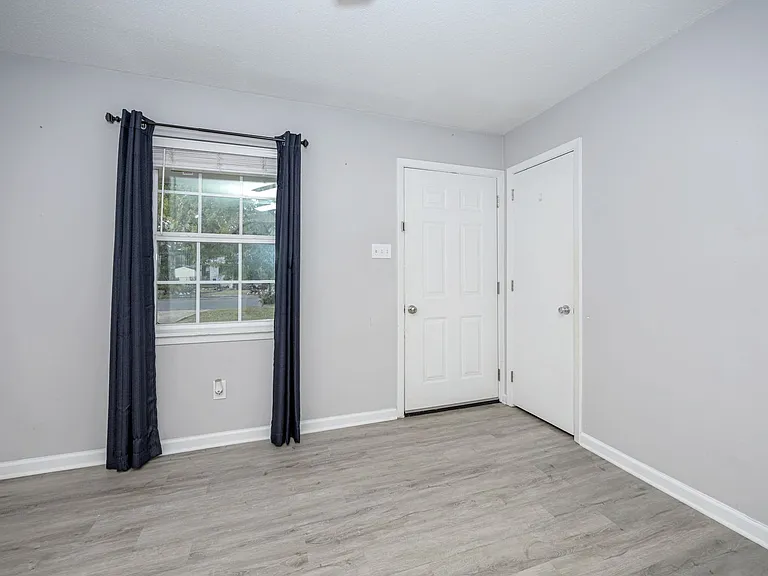 201 Audrey Cir — Photo 8