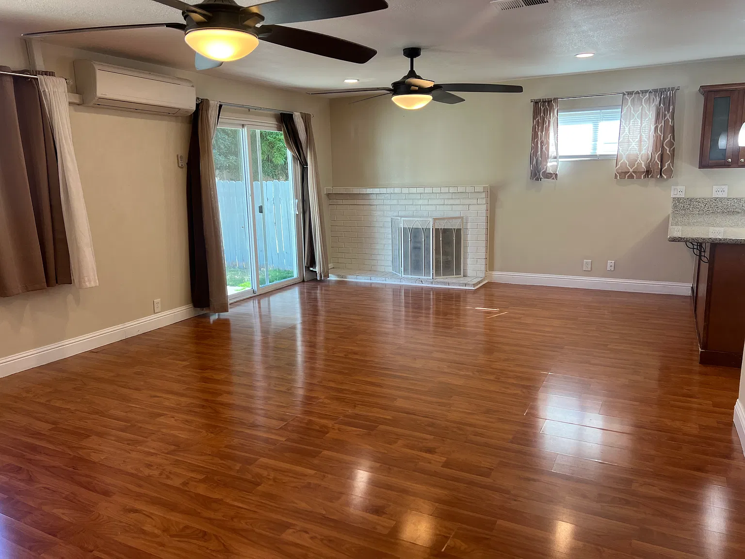 5 bed, 1652 sqft, $3,025 — Photo 4