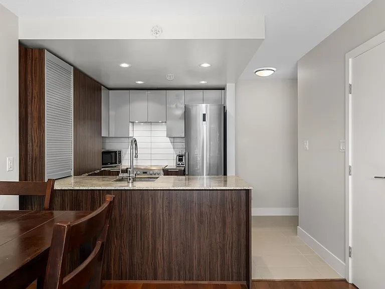 1088 Richards St #620 — Photo 6