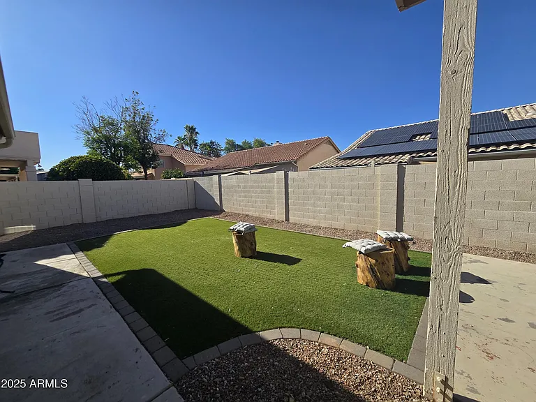 634 W Silver Creek Rd — Photo 27