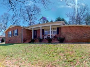 415 Wood St, Central, SC 29630
