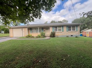 107 Green Hills Dr, Glasgow, KY 42141