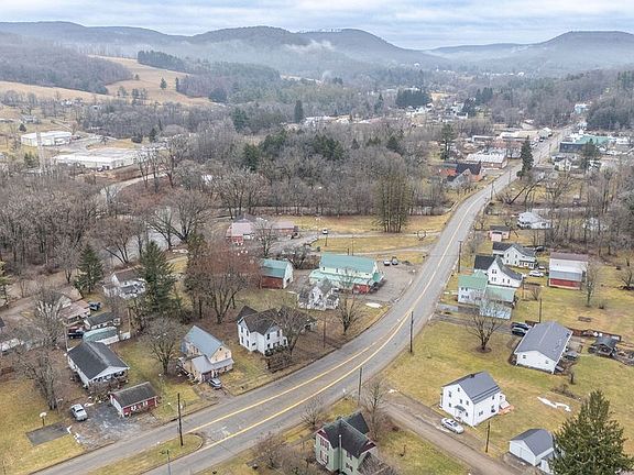 2nd image of 362 Main St