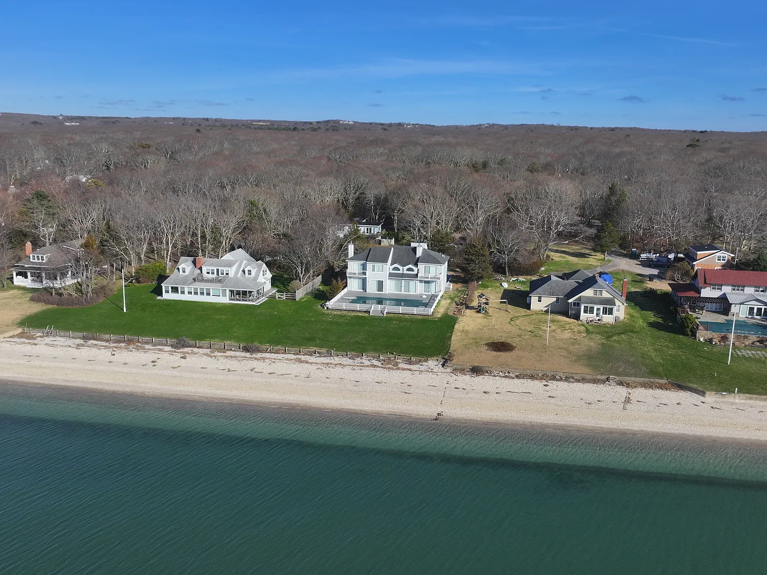 Waterfront Southampton On Peconic Bay with Pool — Photo 2