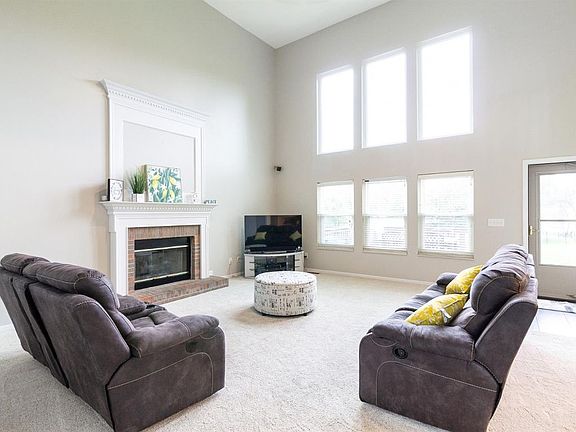 2nd image of 2938 Audubon Dr