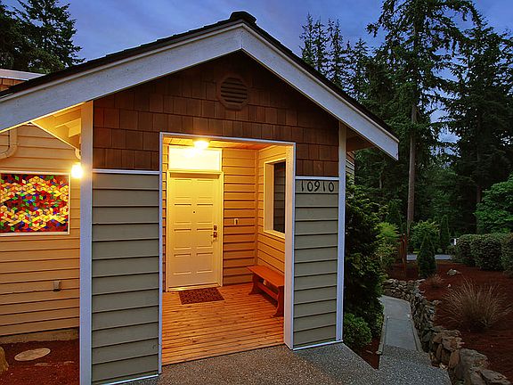3rd image of 10910 106th Ave NE