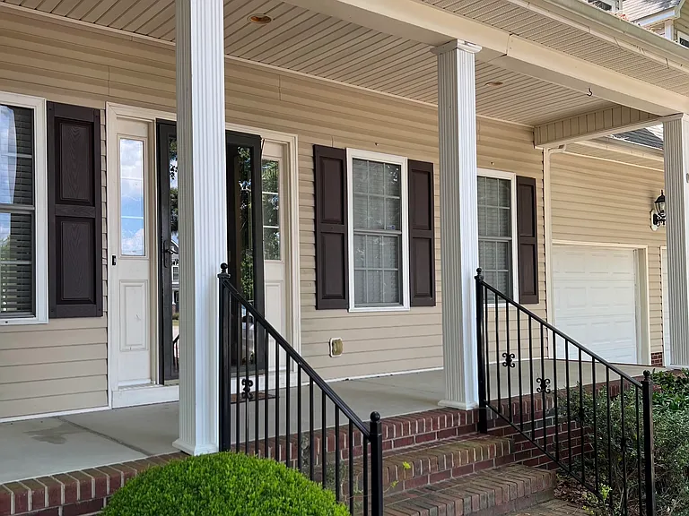 311 Pinecroft Dr — Photo 2