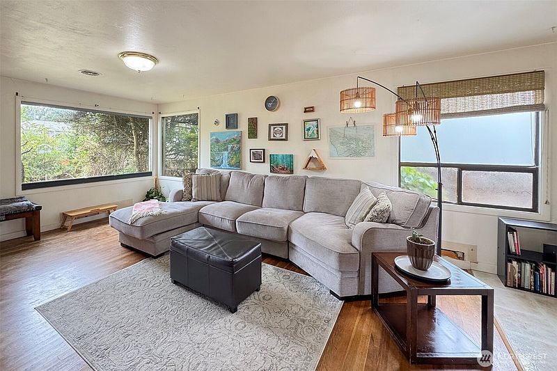 5th image of 519 W 15th Street