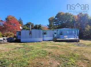 186 Hartz Point Rd, Shelburne, NS B0T 1W0