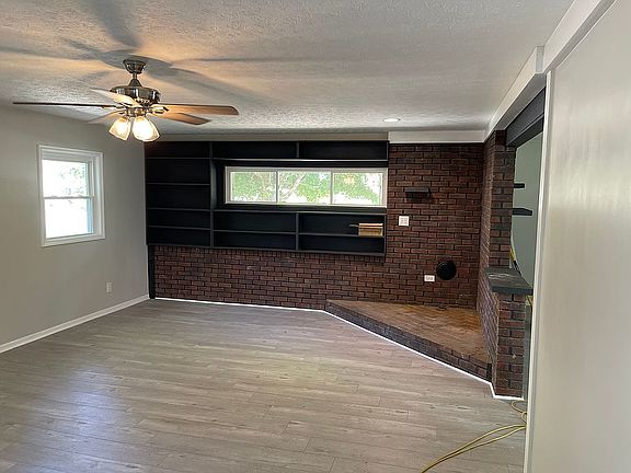 4th image of 71 Circle Dr