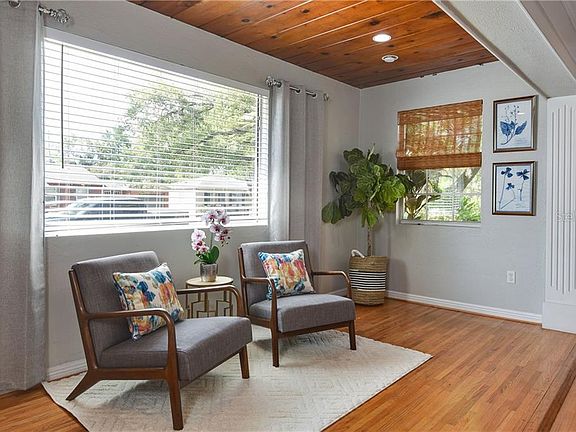4th image of 2921 Helen Ave