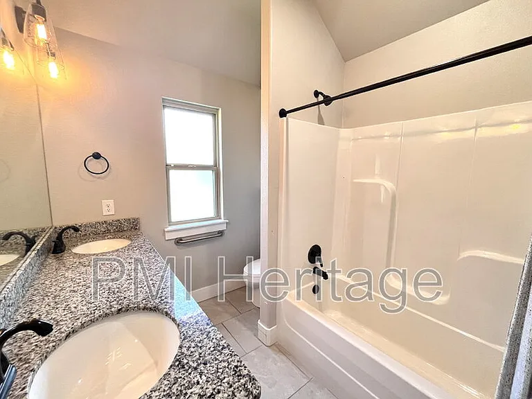 24 Bonhill Ln — Photo 23