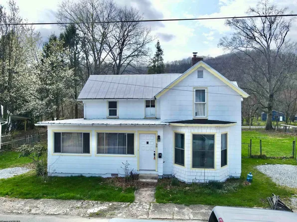 38 Kitson St, Weston, WV 26452