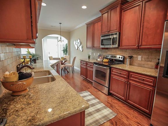 5th image of 1912 Whisper Lake Dr #B
