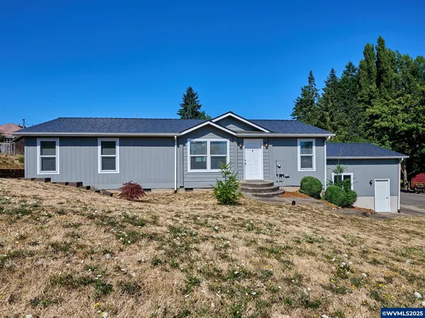 321 SW James St, Willamina, OR 97396