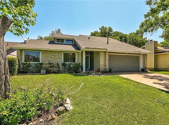 2nd image of 8310 Wexford Dr