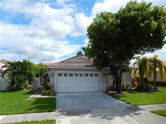 2nd image of 1012 Fairfax Ln