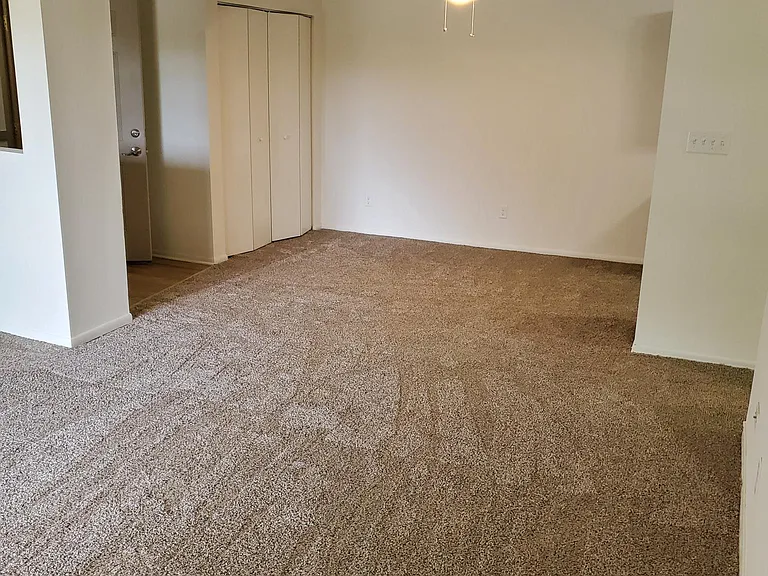 Darlington Court Apartments — Photo 36