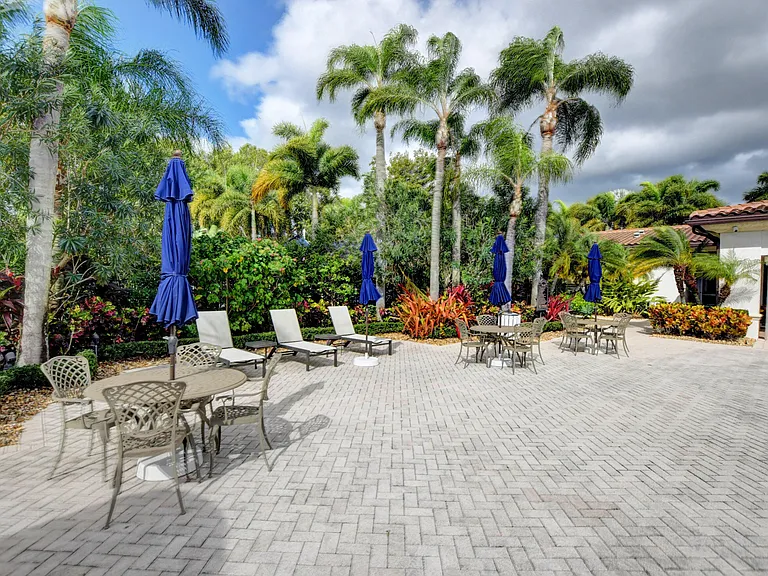 11182 Sea Grass Cir — Photo 30