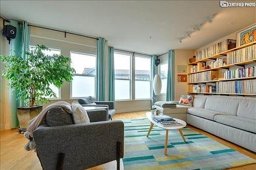 3rd image of 1171 Oak St APT 5