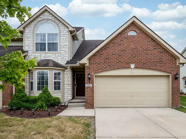 1022 Paddock Dr #4, South Lyon, MI 48178