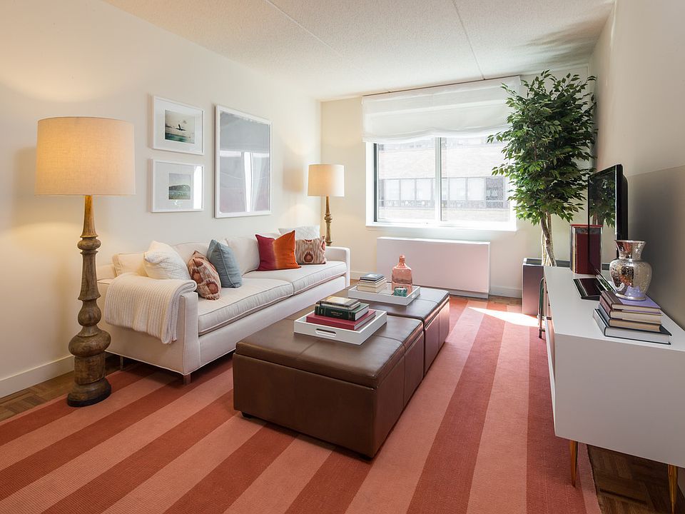 1st image of 530 W 45th St APT 3C