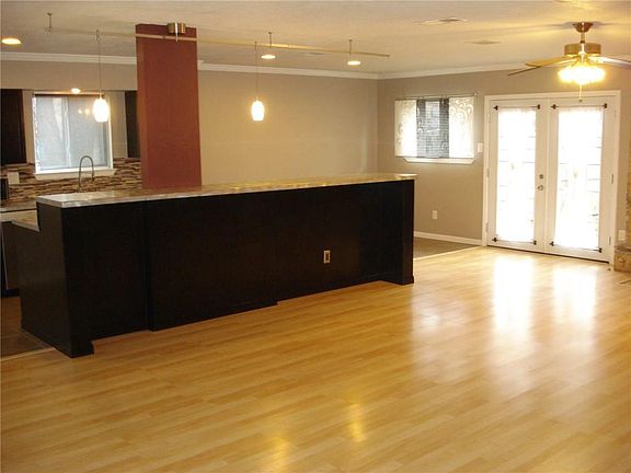 4th image of 3002 Duff Dr