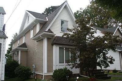 1st image of 912 Lincoln Pl