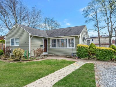 54 E Maple Street, Central Islip, NY, 11722