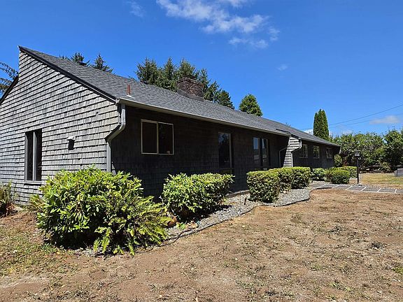 3rd image of 261 James Rd