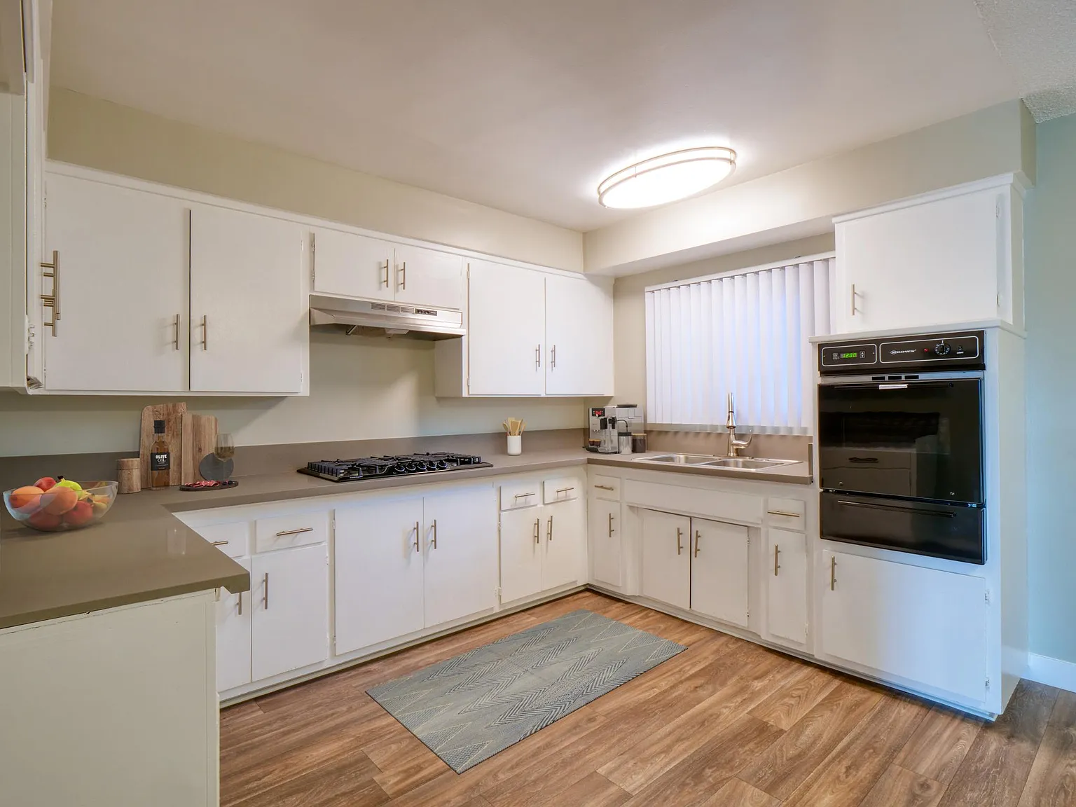 611 Myrtle Avenue Apartments — Photo 3