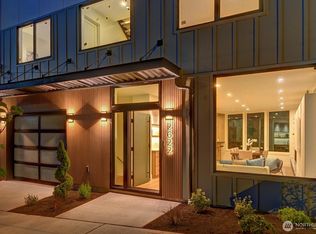 2622 Mayfair Avenue N, Seattle, WA 98109