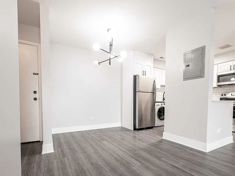 Grand Park Apartments — Photo 6