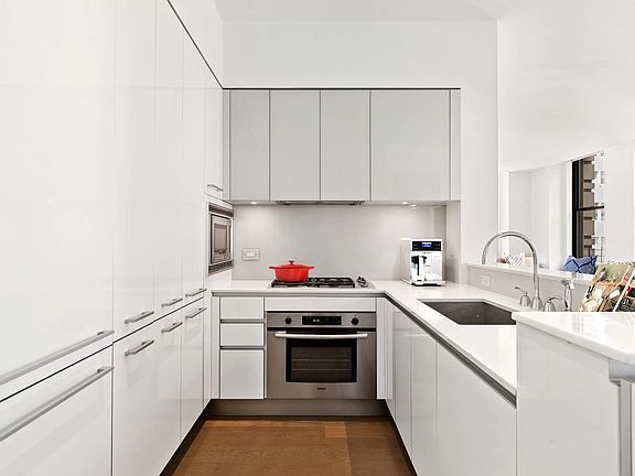 3rd image of 25 Broad St APT 7i